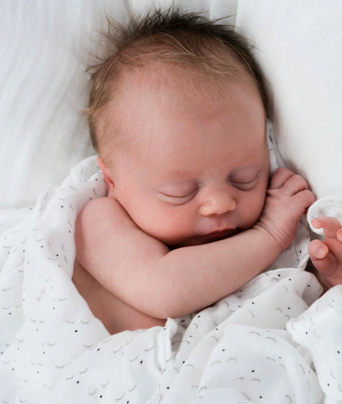 LIVLY SLEEPING CUTIE SWADDLE