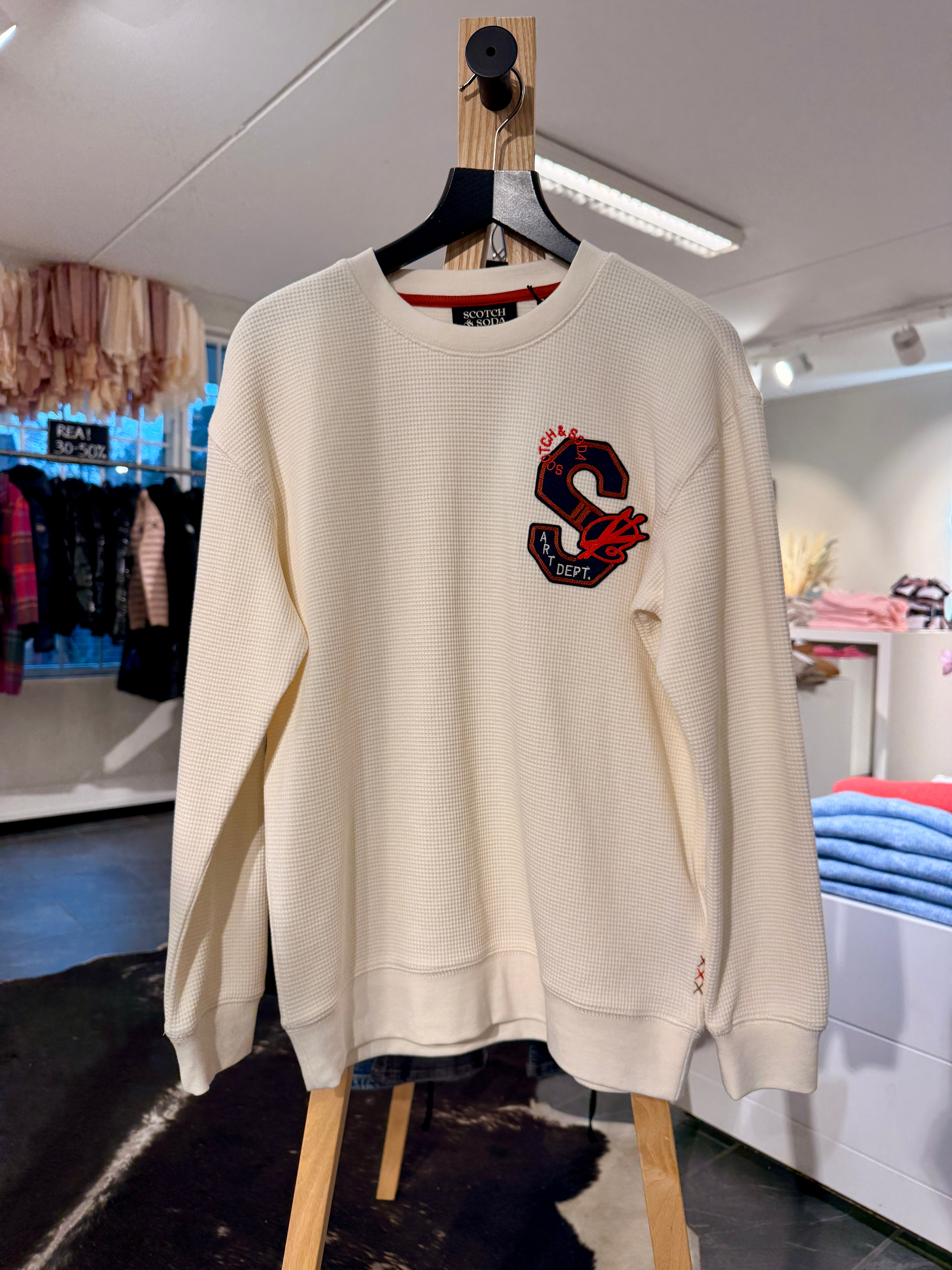 RELAXED FIT WAFFLE SWEATSHIRT